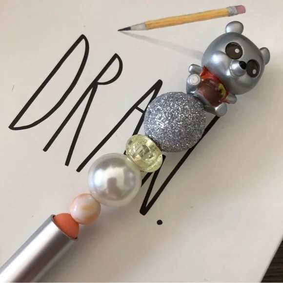 Disney Doorables: Winnie the Pooh: 100 years Pooh handmade beaded pen