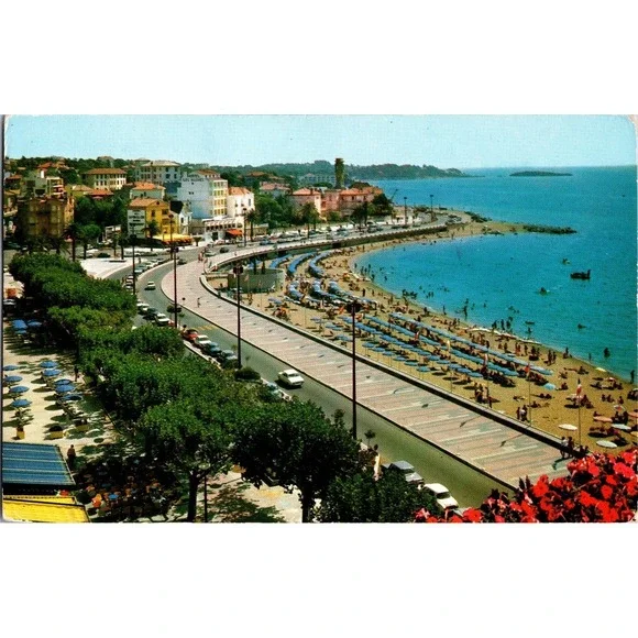 Vintage Saint-Raphaël France Beach‎ Scene Postcard Félix-Martin Blvd