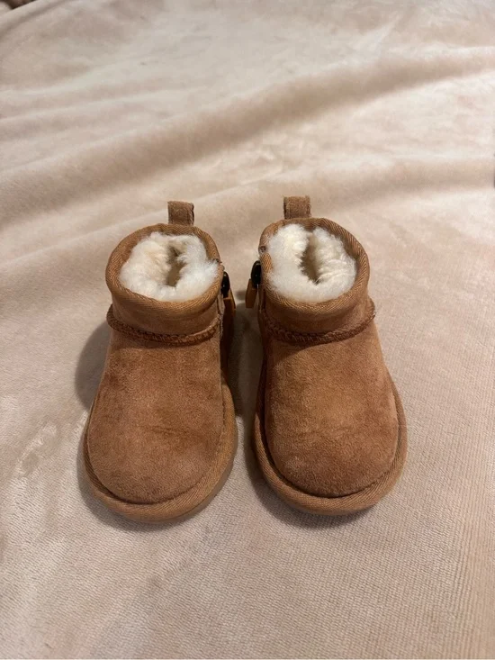 UGG Toddler Chestnut Suede Shearling-Lined Boots