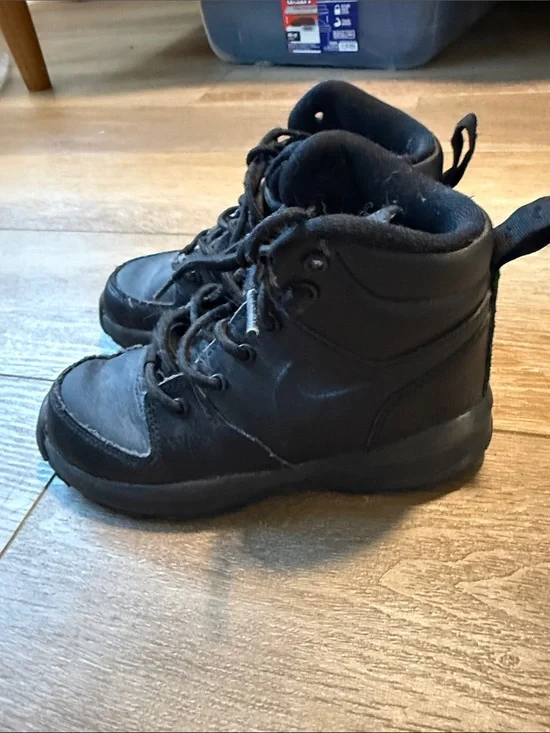 Nike Kids Black High-Top Lace-Up Boots