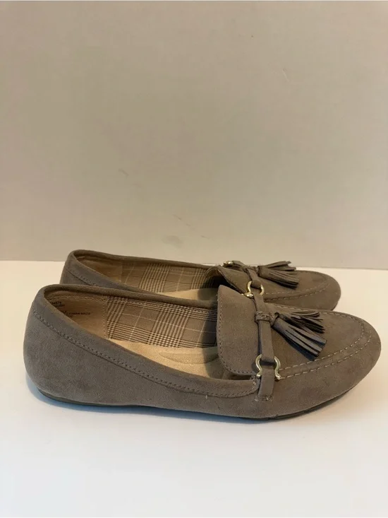 Cliffs suede tan mocassin tassel comfort flat ladies 7.5