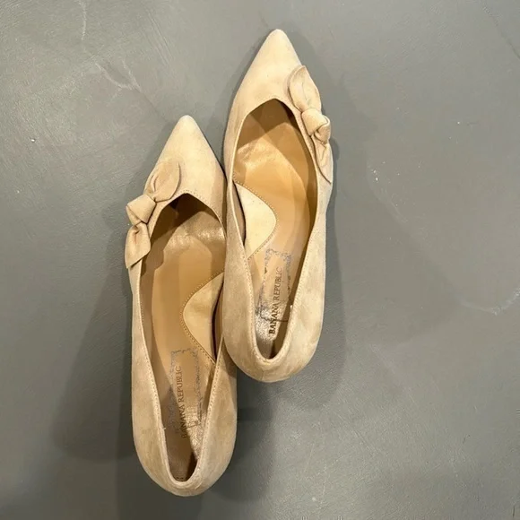 Banana Republic Suede Shoes Pumps Heels