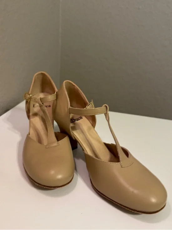 LaDuca size 9.5 Teresa Character Shoe NWOT