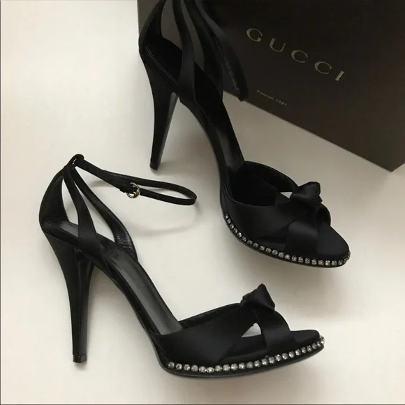 Gucci crystal pumps