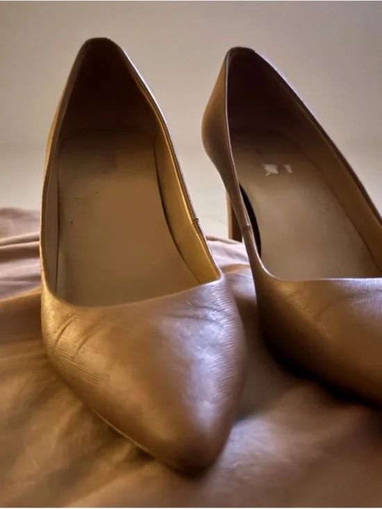 Michael Kors Nude Pumps