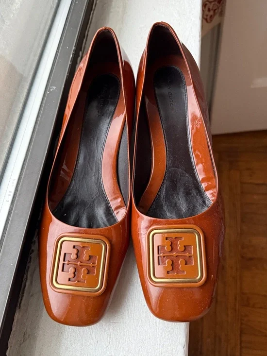 Tory Burch Cognac Patent Logo Square-Toe Pumps Size 10M