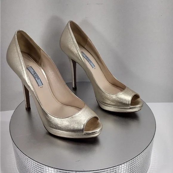 Prada Women's Gold Peep-Toe Heels pre owned Exellent condition size 8.5