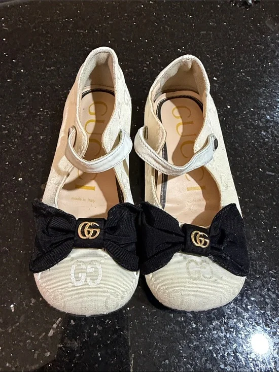 Gucci Cream Canvas Girls' Mary Jane Shoes with Black Bow
