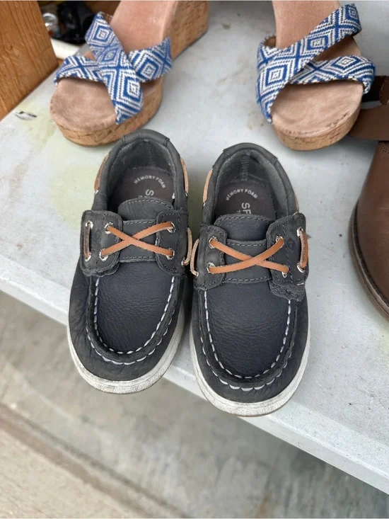 Sperry Black Kids Boat Shoes with Brown Laces