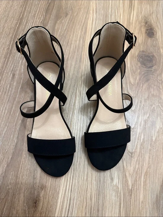 Girls' Black Cross-Strap Dress Sandals with Gold Buckle