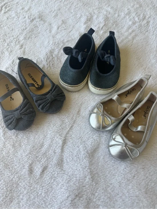 Old Navy Black Slip-On Bow Canvas Sneakers for Kids