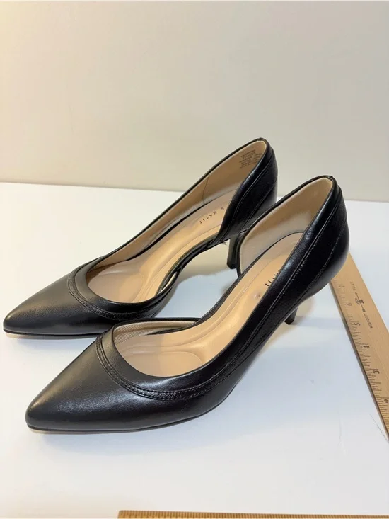 Kelly & Katie Black Pointed Toe Mid Heel Pumps