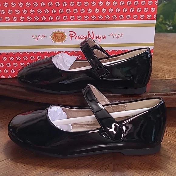 New in box! Pandaninjia Susie size 13 black patent flat fancy dress shoes
