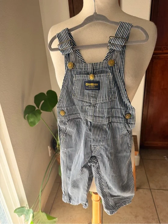 Vintage OshKosh B’Gosh Hickory Stripe Vestbak Shortalls 12-18 months