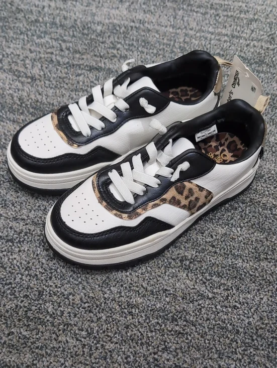 NEW OshKosh B'gosh Carter's White and Black Kids Sneakers Patterned Lining Sz 1