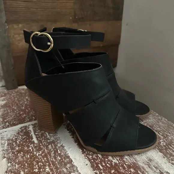 EUC- Black Cupid Peep Toe Heels