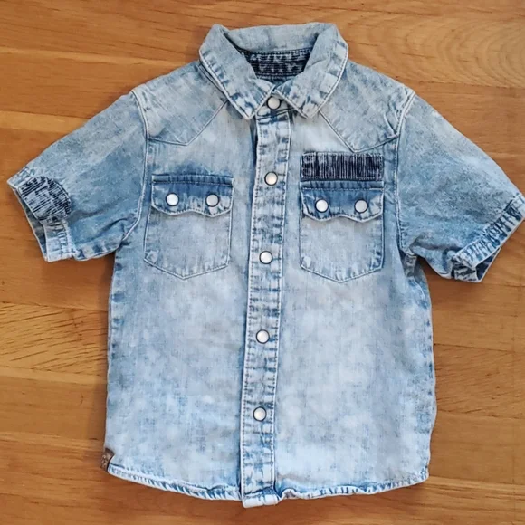 Acid washed‎ shirt