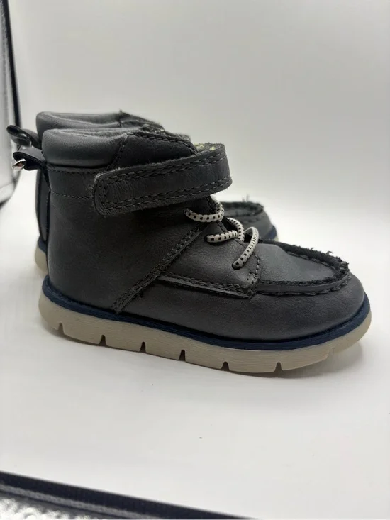 OshKosh B'gosh Gray Leather Kids Ankle Boots with Cream Sole