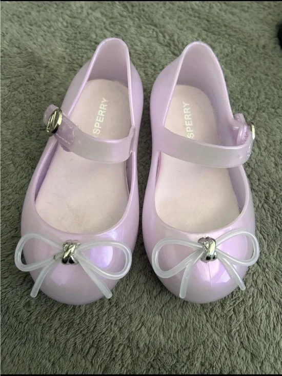 Girl’s Sperry flat shoes size 6