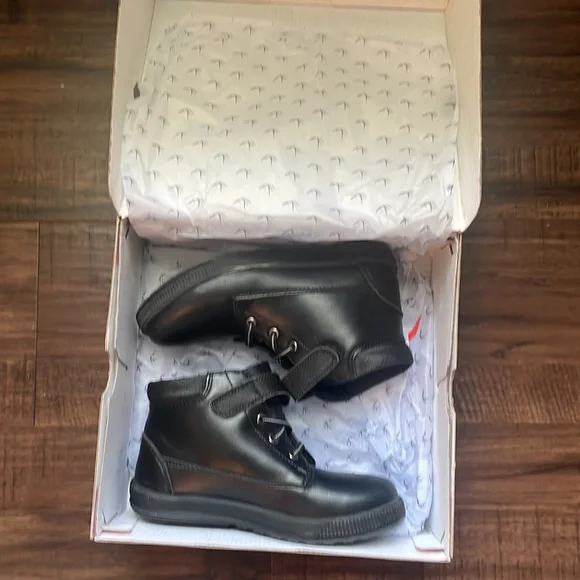 Deer Stags Quinton dress boots, EUC
