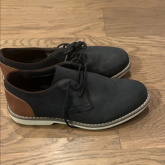 Steve Madden Black and Brown Kids Dress Shoes size 5