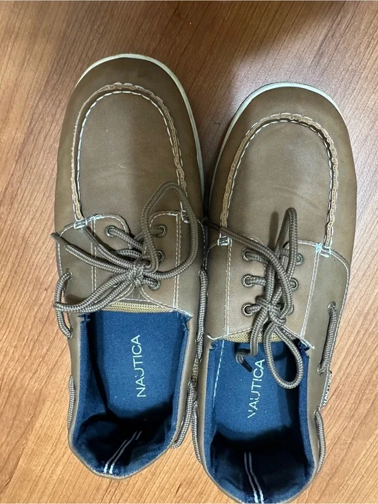 Nautica Men's Brown Leather Boat Shoes with Navy Insole