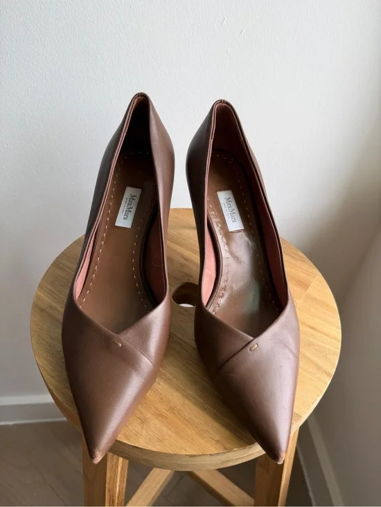 MaxMara Brown Pointed Leather Pumps