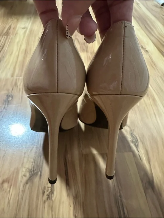 Stuart Weitzman Nude Patent Leather Pointed Toe Stiletto Pumps Size 6M