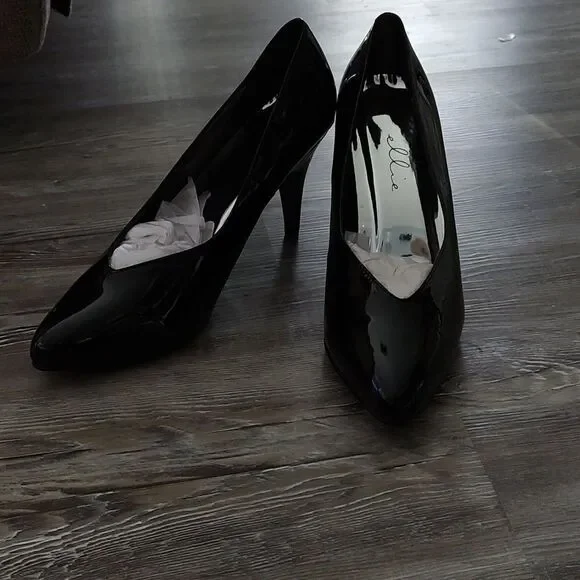Ellie black patent pump heel dress shoes Sz 16