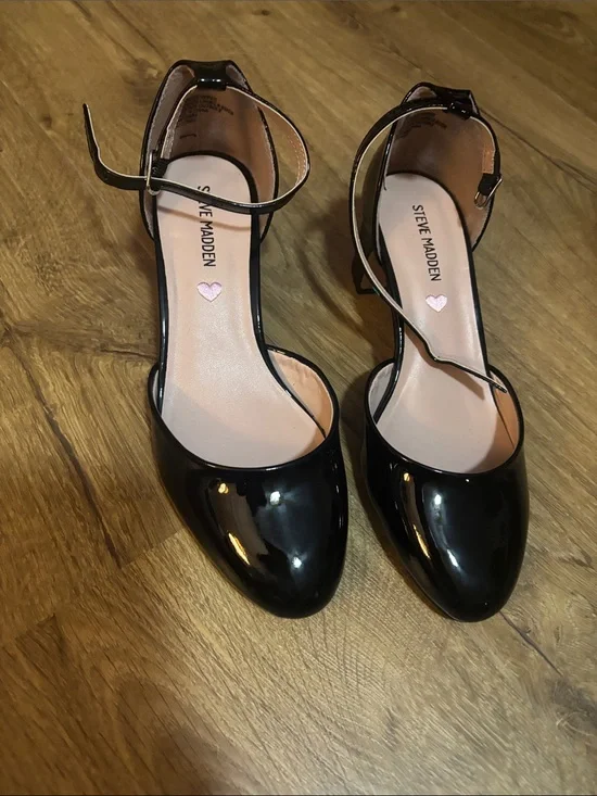 Steve Madden Black Patent Round-Toe Ankle Strap Heels