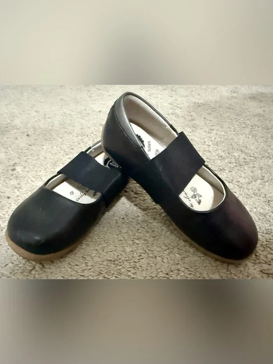 Livie & Luca Black Mary Jane Elastic Strap Girls Shoes Size 9 Toddler