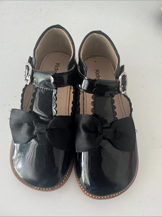 Girls Black Patent Mary Jane Shoes with Bow
