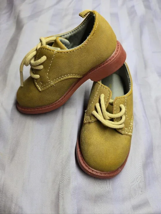 Carter's Boys Size 5 Tan Suede Lace Up Oxfords