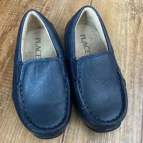 The Children’s place navy blue slip on loafers with non marking sole size 6