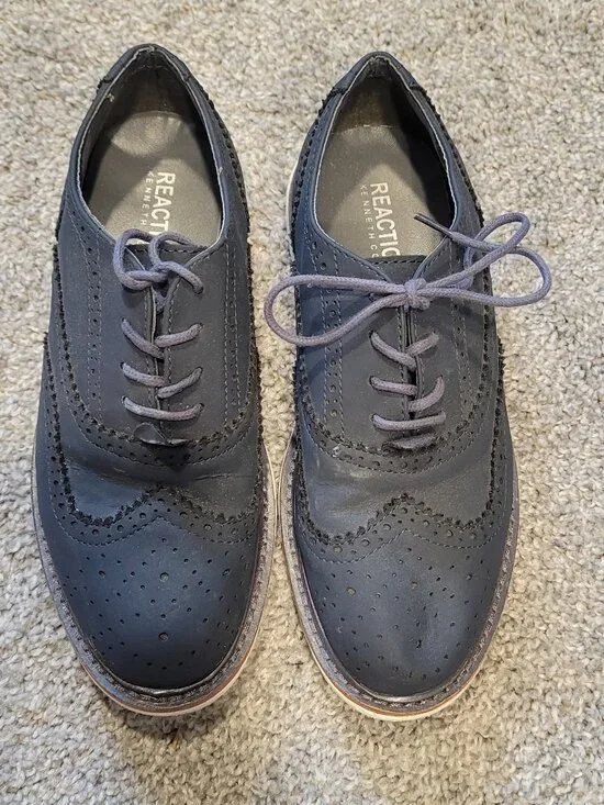 Kenneth Cole Reaction Boys dress shoes blue size 2