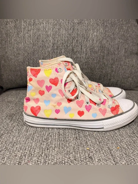 Converse All Star Chuck Taylor High Top Pink Hearts  sneakers youth Size 5