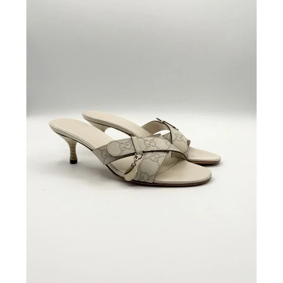 Gucci White Leather Kitten Heels Embossed GG Logo Accent & Charm Y2K Size EU 37