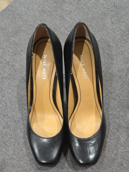 Nine West Black Leather Square-Toe Pumps