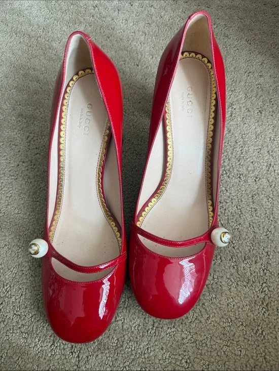 Gucci Arielle Mary Jane Red Patent Leather Pumps with Pearl Button
