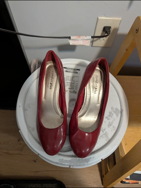 comfort plus by Predictions Women's Red Patent Round-Toe Pumps