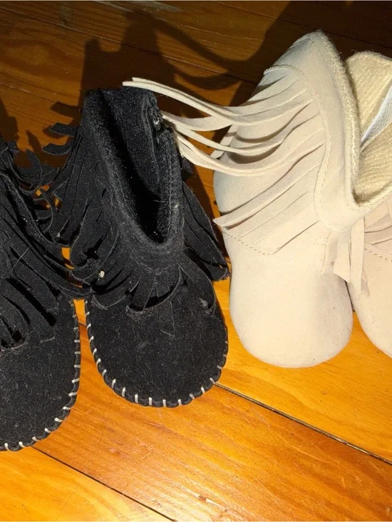 Kids Fringe Moccasin Booties - Black and Cream
