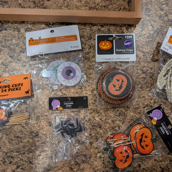 Brand New Celebratev It Halloween Party Supplies  Decorating Set