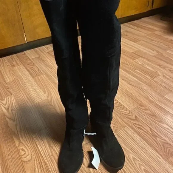 Steve Madden Knee high Black suede boots, size 5 1/2