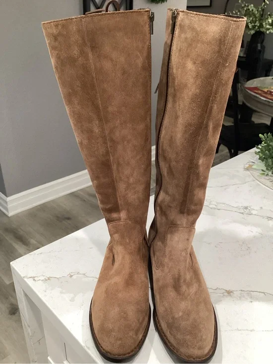 Women’s Born Knee-High Suede Boots in Tan