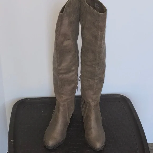 Sugar Nectarine Over The Knee Boots Women‎ 8M Taupe Block Heel 527101