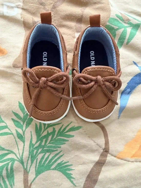 Old Navy Toddler Brown Moccasin Sneakers