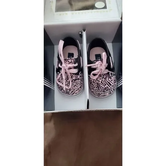 NIB UNIQUE BLUEFISH SPERRY INFANT SHOES