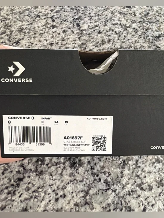 Brand New Never Worn Converse White/Garnet/Navy Shoe CTAS Street Slip
