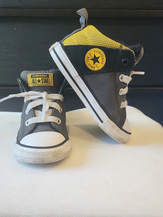 Converse All Star Chuck Taylor Axel Utility Kids High-Top Sneakers