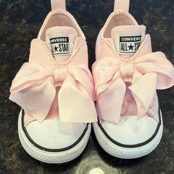 Converse Kids Light Pink Bow Slip-On Sneakers